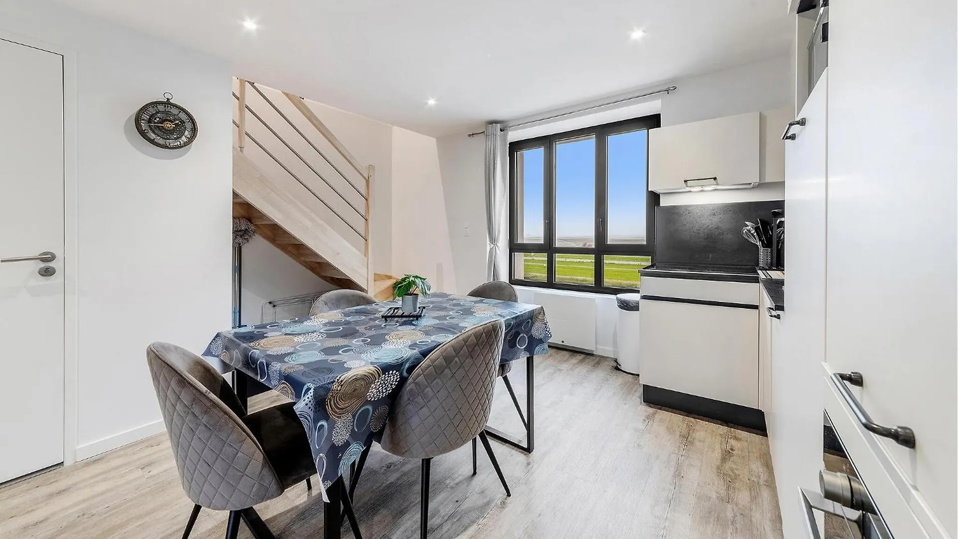 Cozy Apartment In Saint-Benoit-Des-Ondes With Kitchen 0*,
